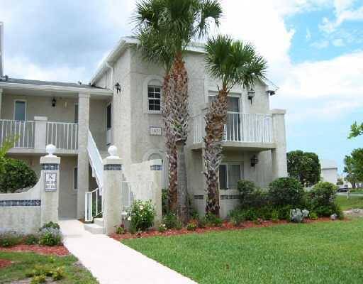 Discover tranquil living in this charming two bedroom two bathroom condo nestled in the heart of Port St Lucie.