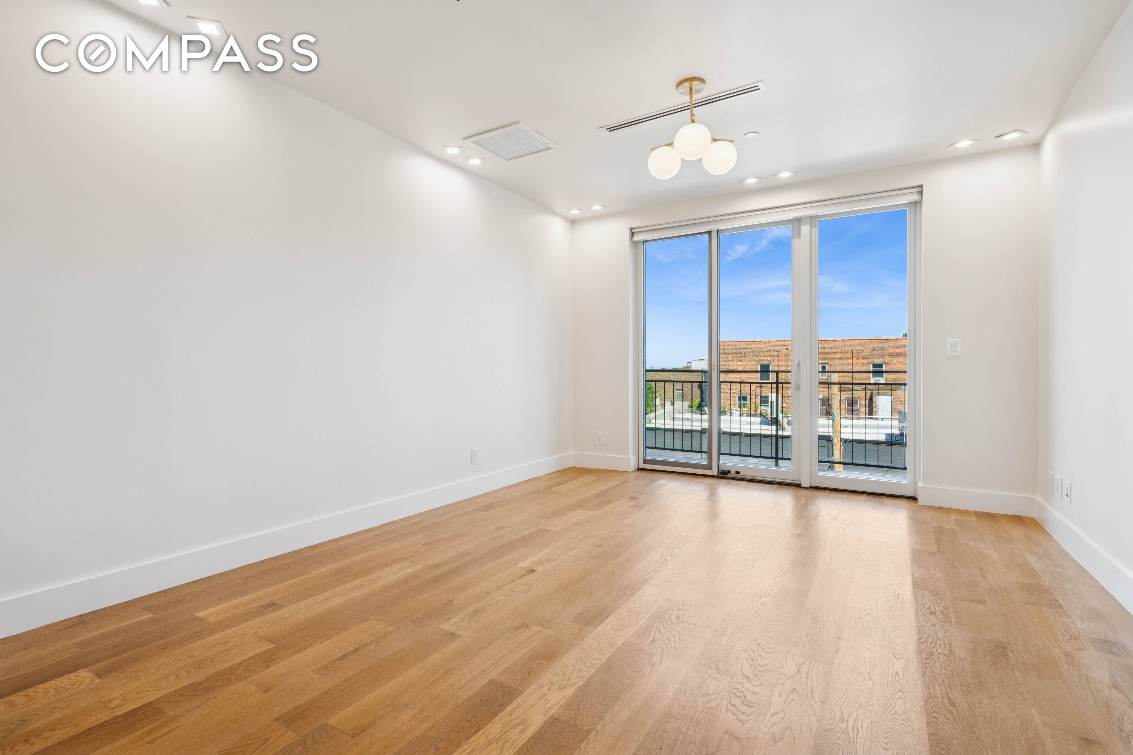Splendid Modern Living on the Boarder of Greenpoint amp ; Williamsburg.