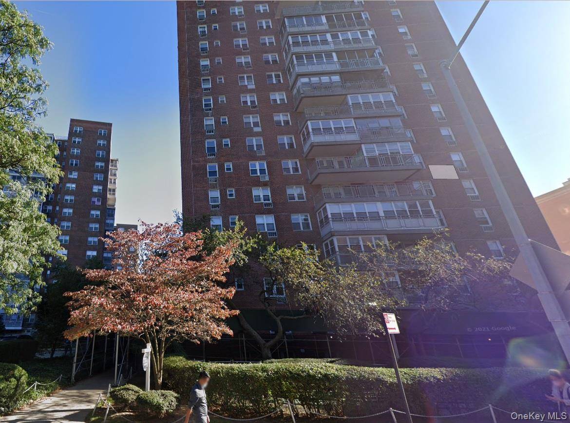 Spacious 2Br 1Ba Coop with Balcony in Downtown Flushing, approx.