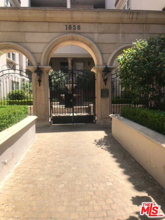 1658 Camden Ave 2BR Beverlywood La