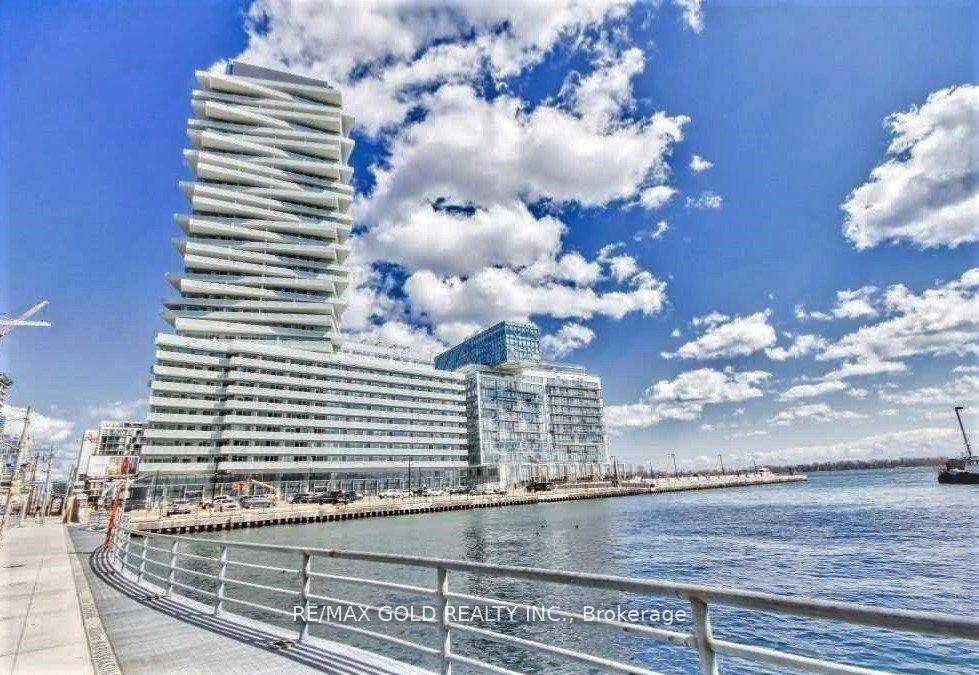 Stunning amp ; Spacious 1 Bed Plus Bed Could Be Used As Second Bed Room with 2 Baths Toronto Downtown Waterfront Condo With Mesmerizing Breath Taking Views Of Lake Ontario ...