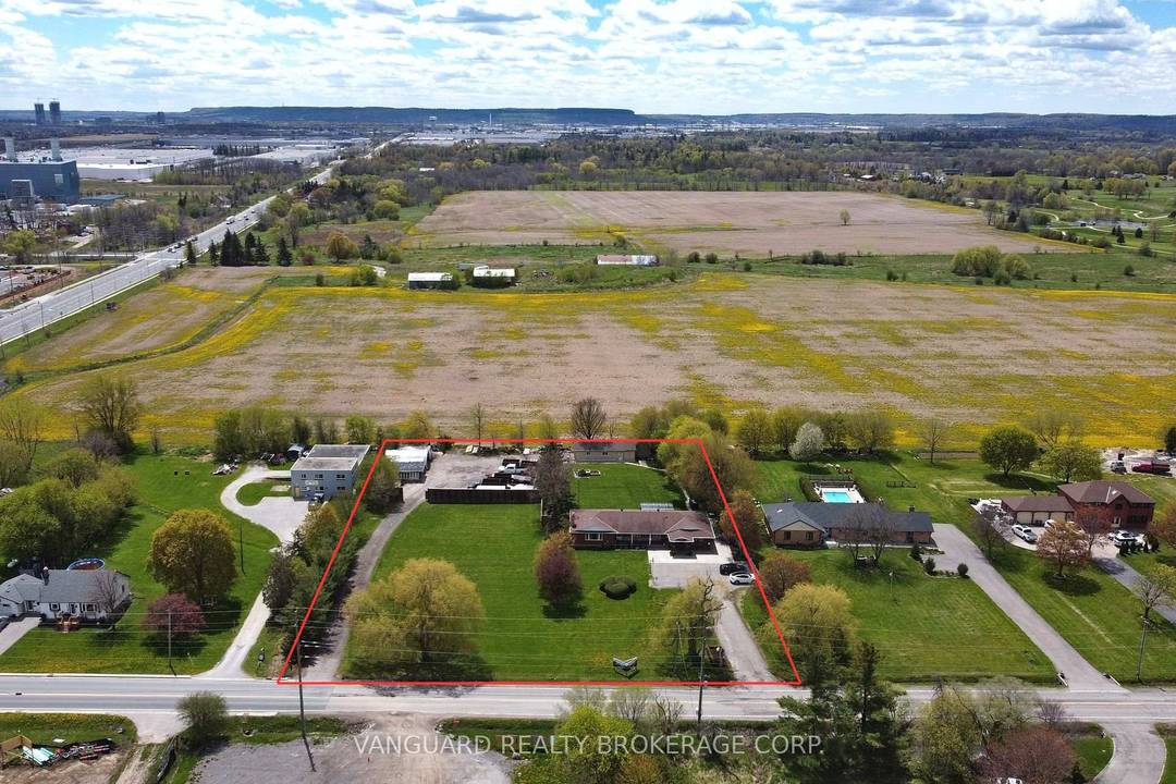 Exceptional investor opportunity with live work potential.