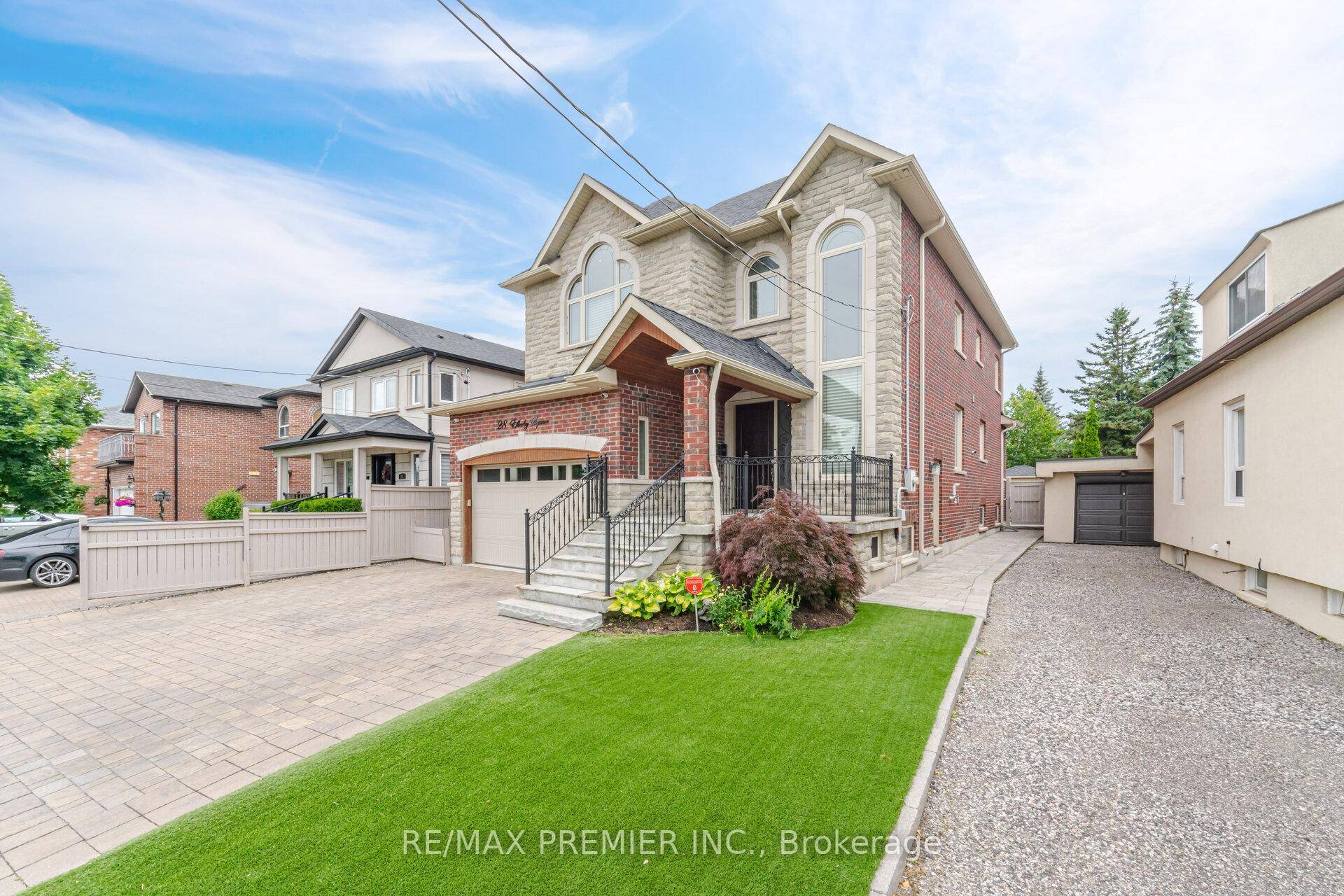 Welcome to 28 Ellerby Sq, a custom built residence in prestigious Woodbridge, crafted by award winning builder.