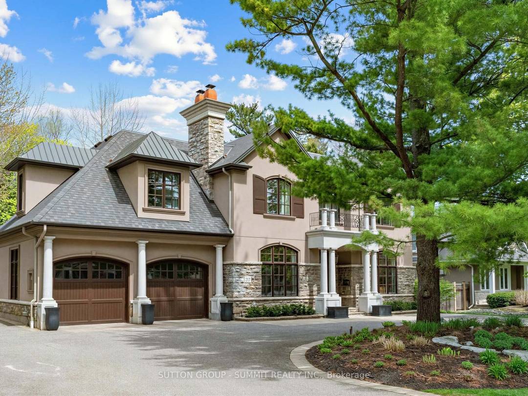 Nestled in prestigious Southeast Oakville, this extraordinary custom built luxury estate by renowned designer Bill Hicks offers approximately 7345 sq.