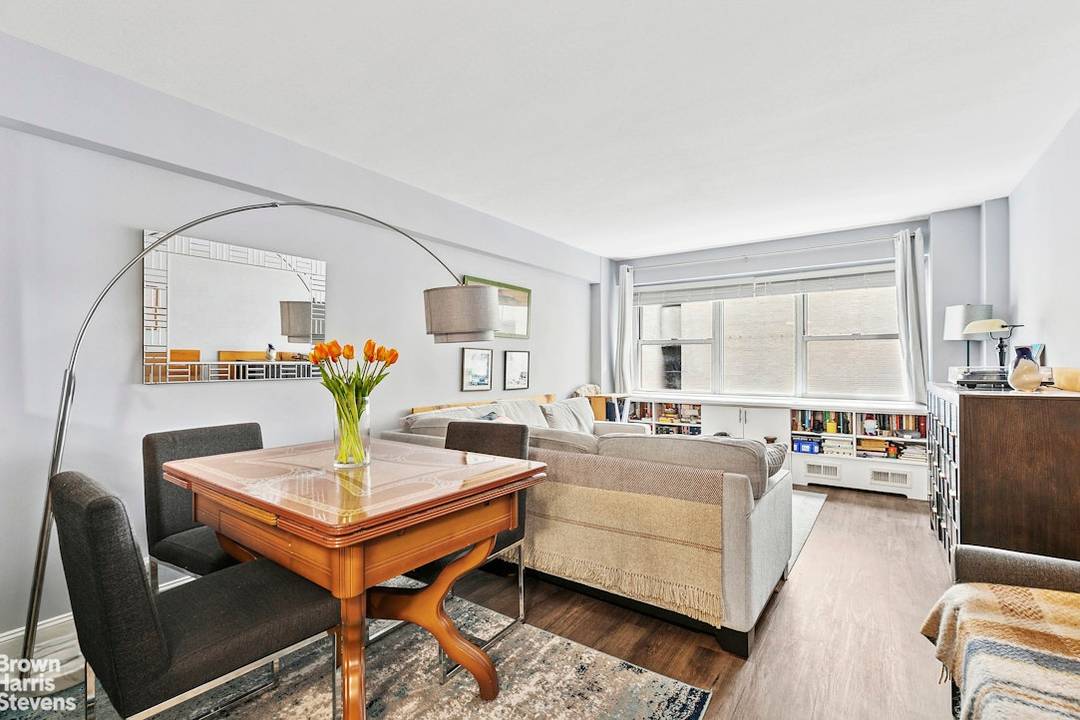 Fully Renovated Studio in Prime Sutton Place Location !