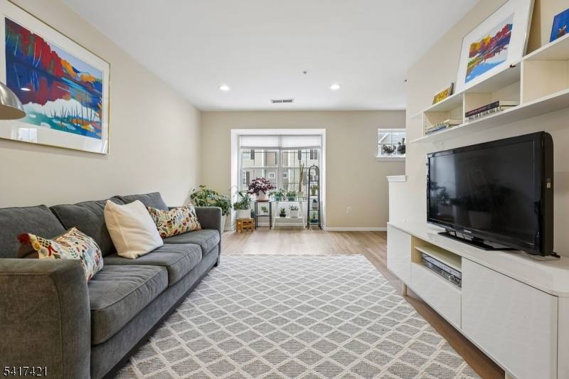 Contemporary, pristinely maintained 2 bedroom, 2.