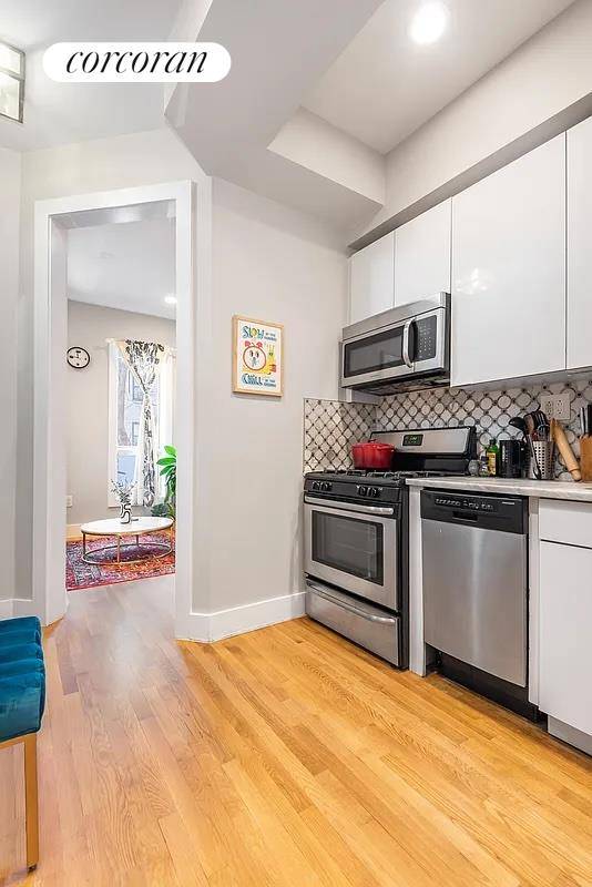 RENT STABILIZED Rent 4689.