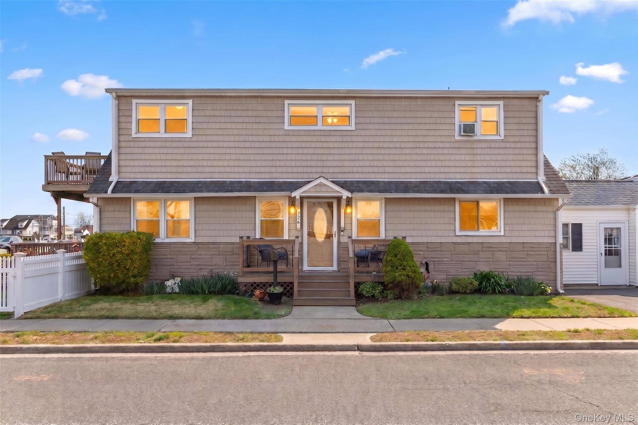 This exquisite 4 bedroom, 2 full bathroom property perfectly combines serenity and practicality.