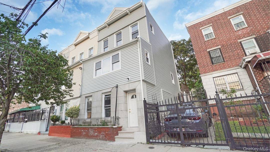 Welcome to 2040 Washington Avenue, a spacious and well maintained home located in the Crotona section of the Bronx.
