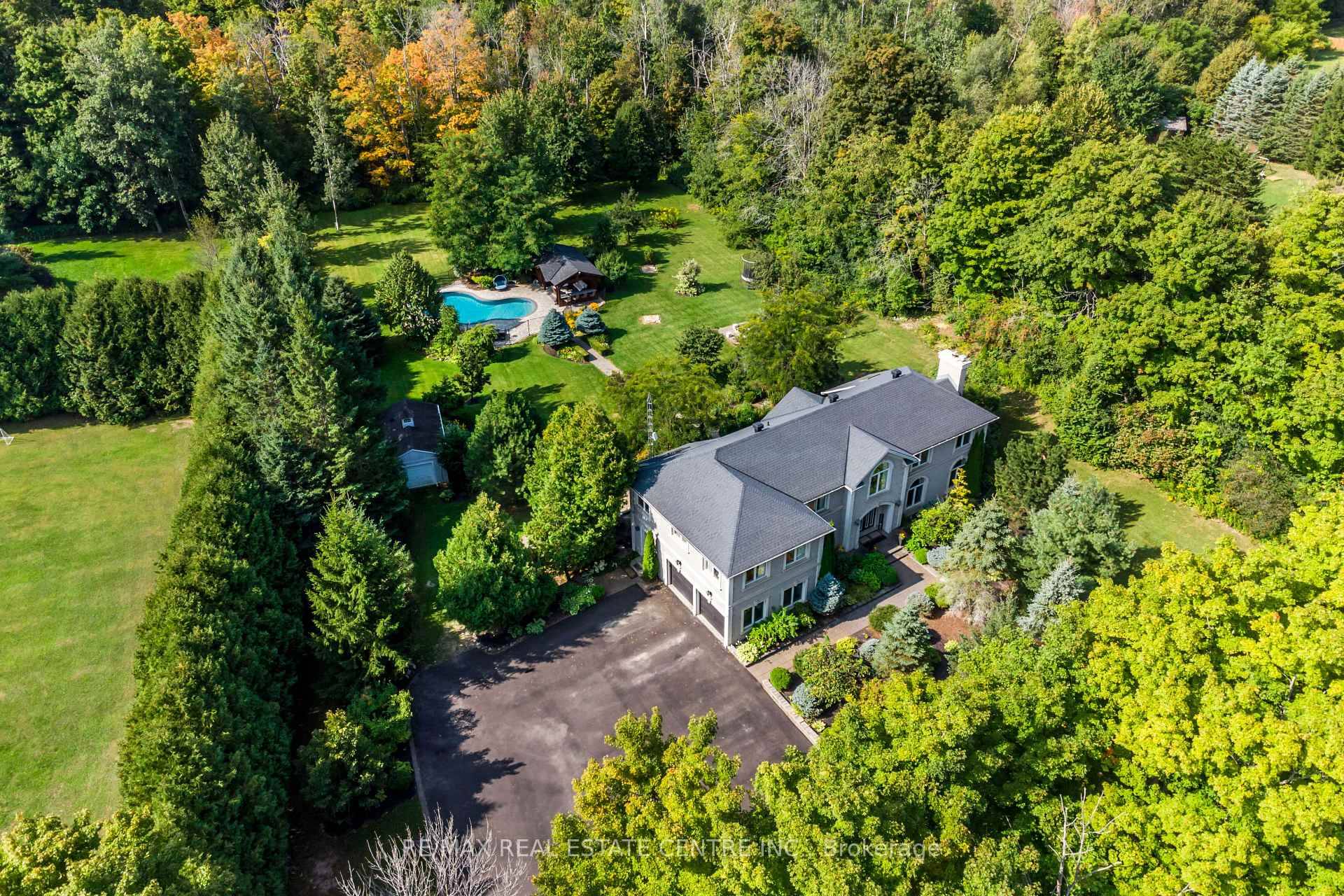 Personal Sanctuary in Prestigious Ennisclare Woods.