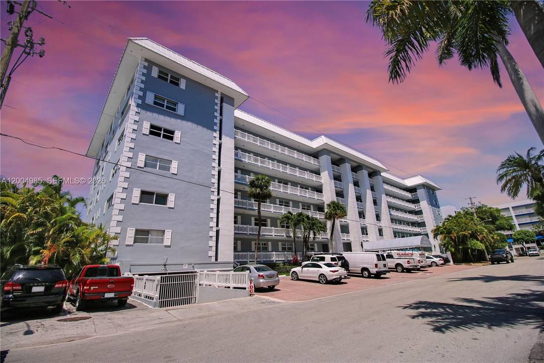WELCOME TO THE WILSHIRE EAST !