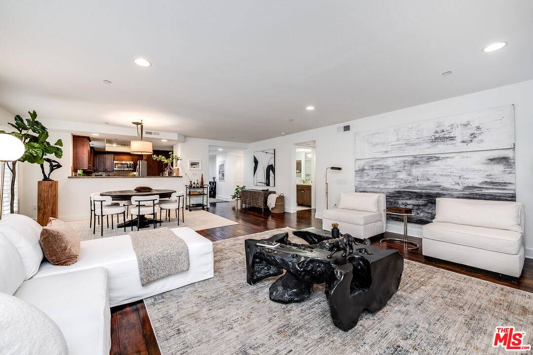 7249 Franklin Ave 2BR Hollywood Hills East La