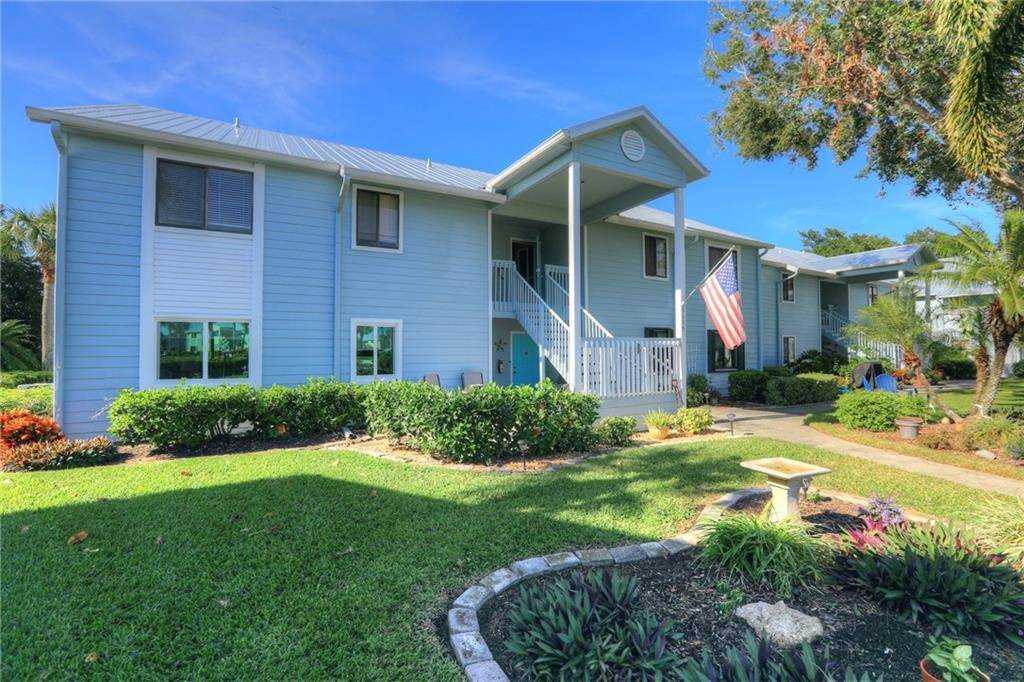 Come live the good life in this resort style gated community of Pelican Pointe !