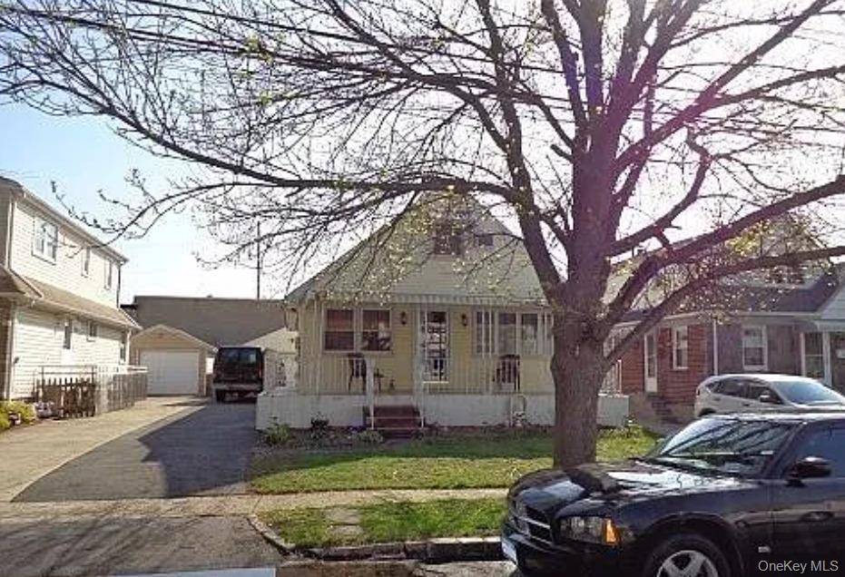 Spacious 4 bedroom, 2 bath home in the heart of New Hyde Park !