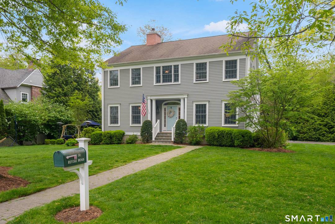 This beautifully renovated 5, 200 square foot home offers an exceptional blend of timeless elegance and modern luxury in one of Darien's most coveted central locations.
