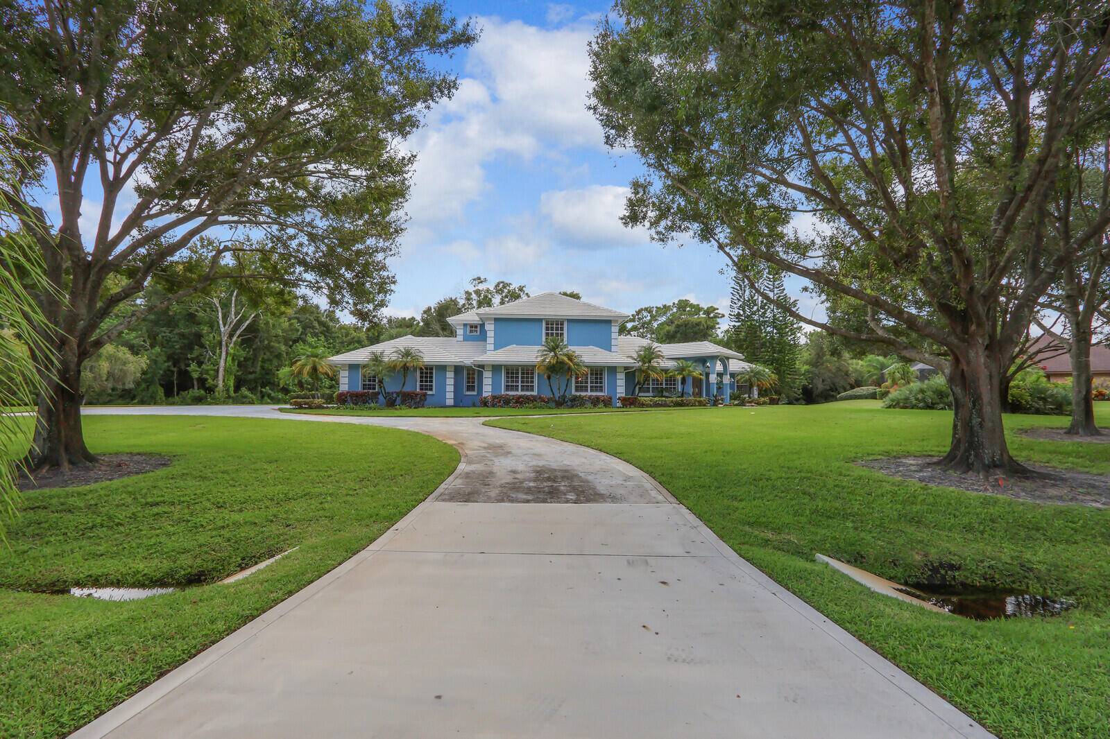 Welcome to this stunning 5 bedroom, 3.