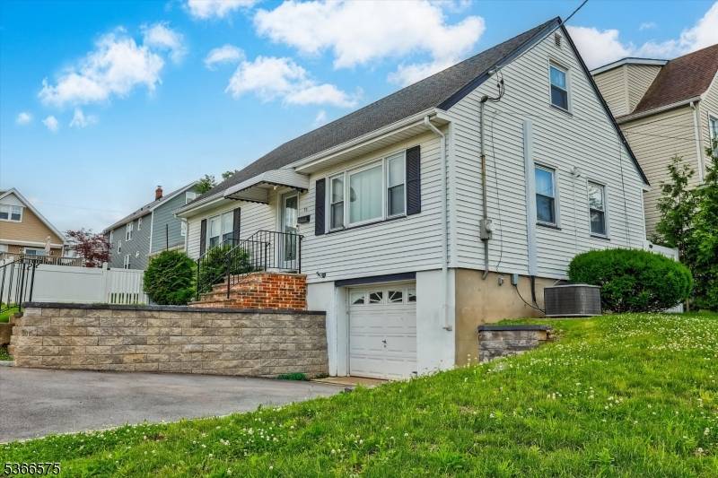 Beautiful 4 bedroom 2 bath Cape.