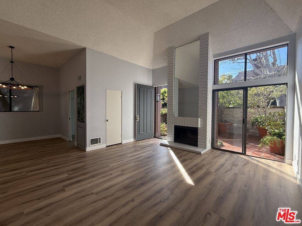 4549 Alla Rd 2BR Marina Del Rey La