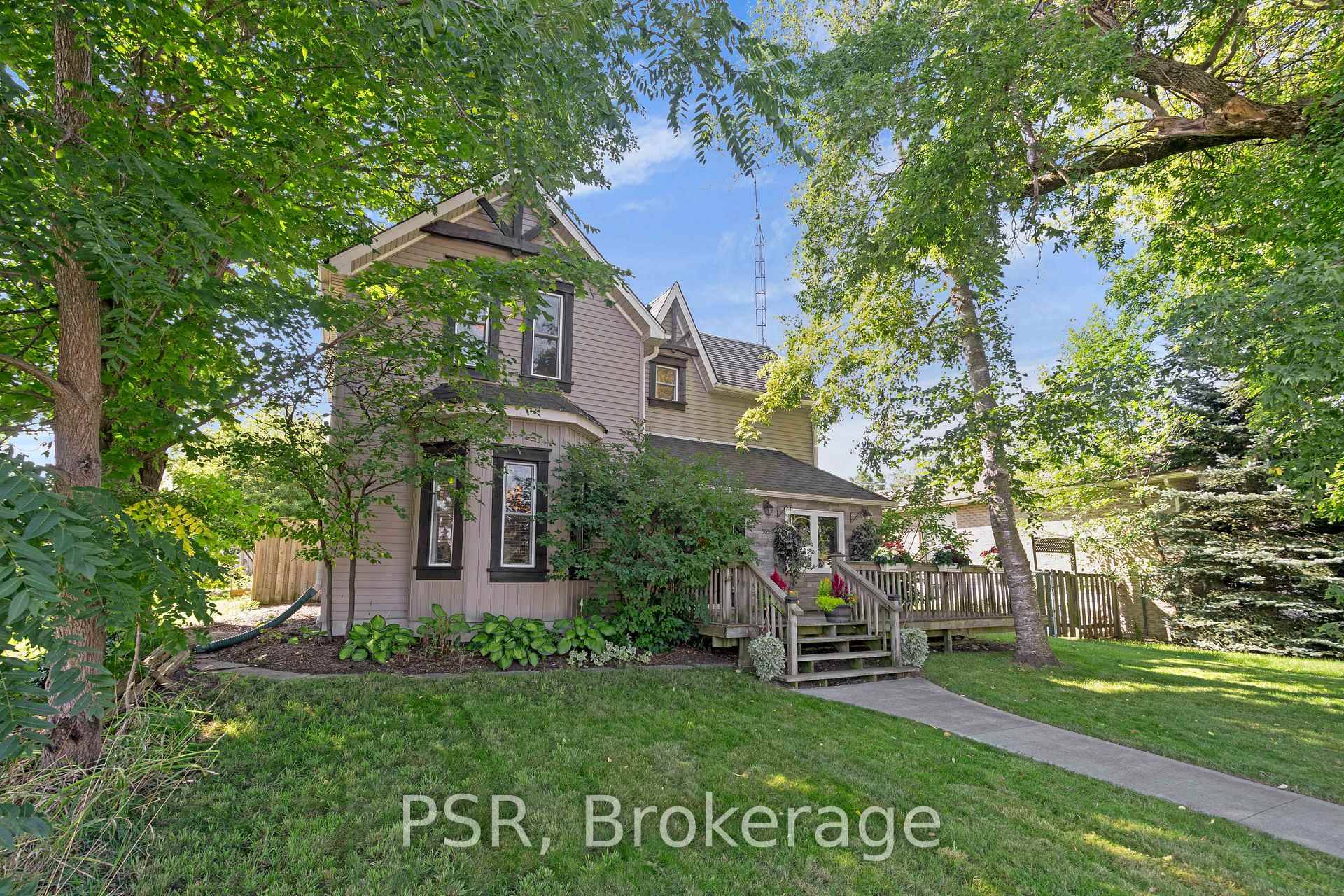 Welcome to 505 Main Street East, Shelburne This charming 3 bedroom home blends old world character with modern finishes, creating a warm and inviting space that's perfect for a young ...