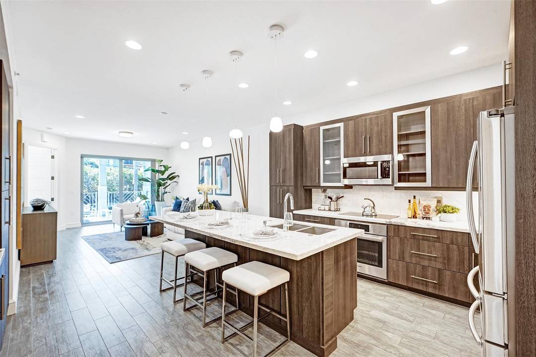 Live in PARADISE ! ! Make this Immaculate 2 Bedroom 2 Bath PLUS DEN villa yours today !