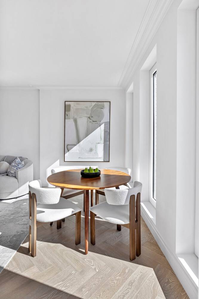 78 29 Austin Street Residence 513 With interiors designed by renowned Italian firm S20M, Residence 513 is a thoughtfully crafted 832 square foot, one bedroom plus home office, one bathroom ...