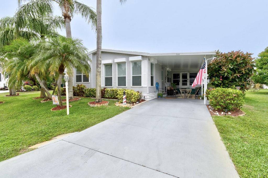 Honey, THIS IS IT ! This is the Dream Home you have been searching for.