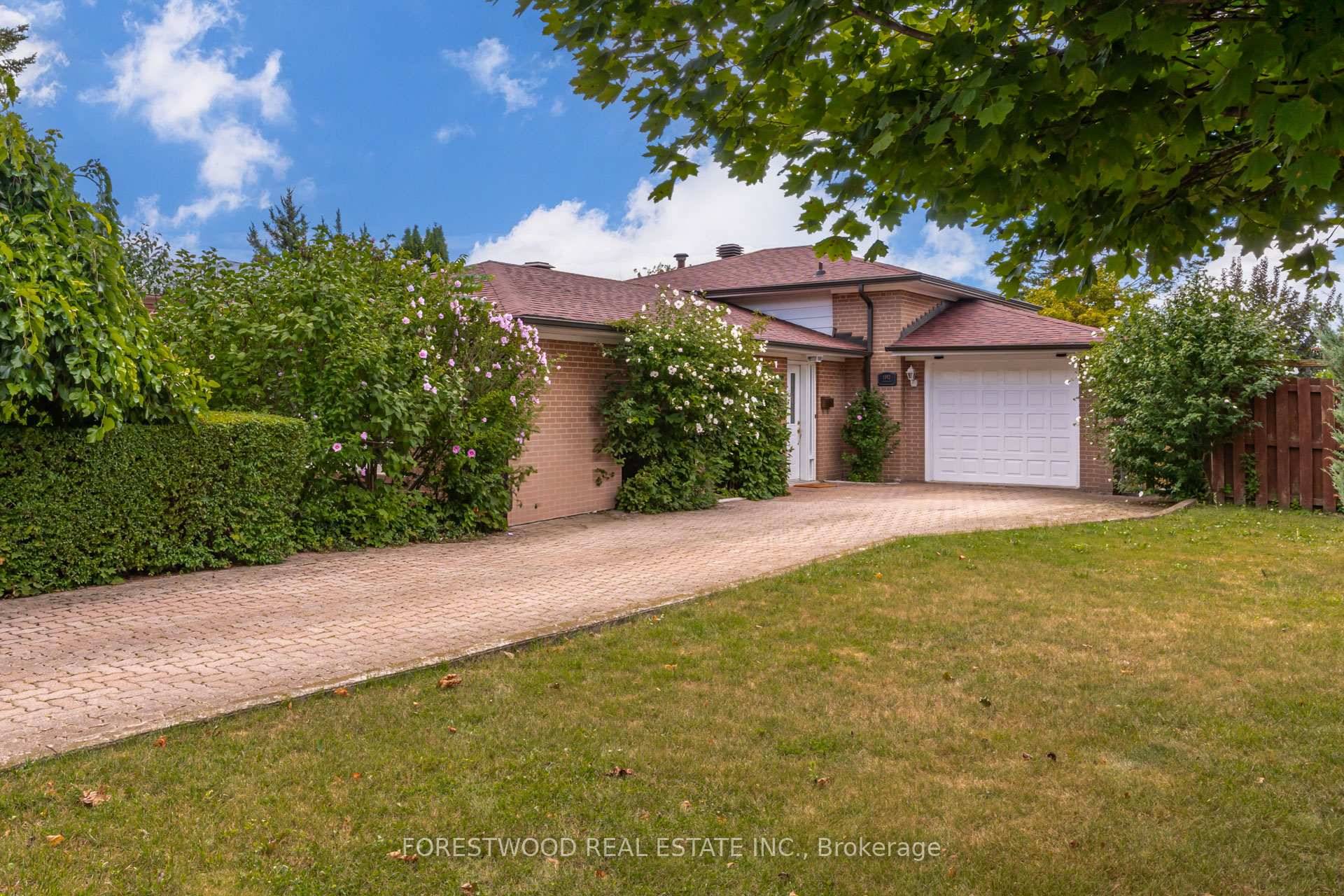 This beautifully maintained detached backsplit home is situated on a quiet, family friendly street in a highly sought after, mature Erindale neighbourhood.