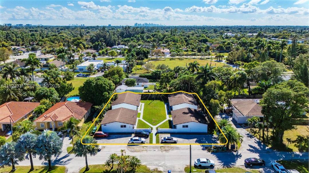 PRESENTING BISCAYNE GARDENS VILLAS, AN 8 UNIT DUPLEX STYLE MULTIFAMILY COMPOUND OFFERING A STABILIZED, LOW MAINTENANCE INVESTMENT SUPPORTED BY STRONG IN PLACE INCOME AND DURABLE BUILDING CONDITION.
