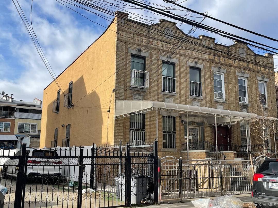 Solid brick multifamily property offering exceptional income potential in one of Corona s most desirable locations.