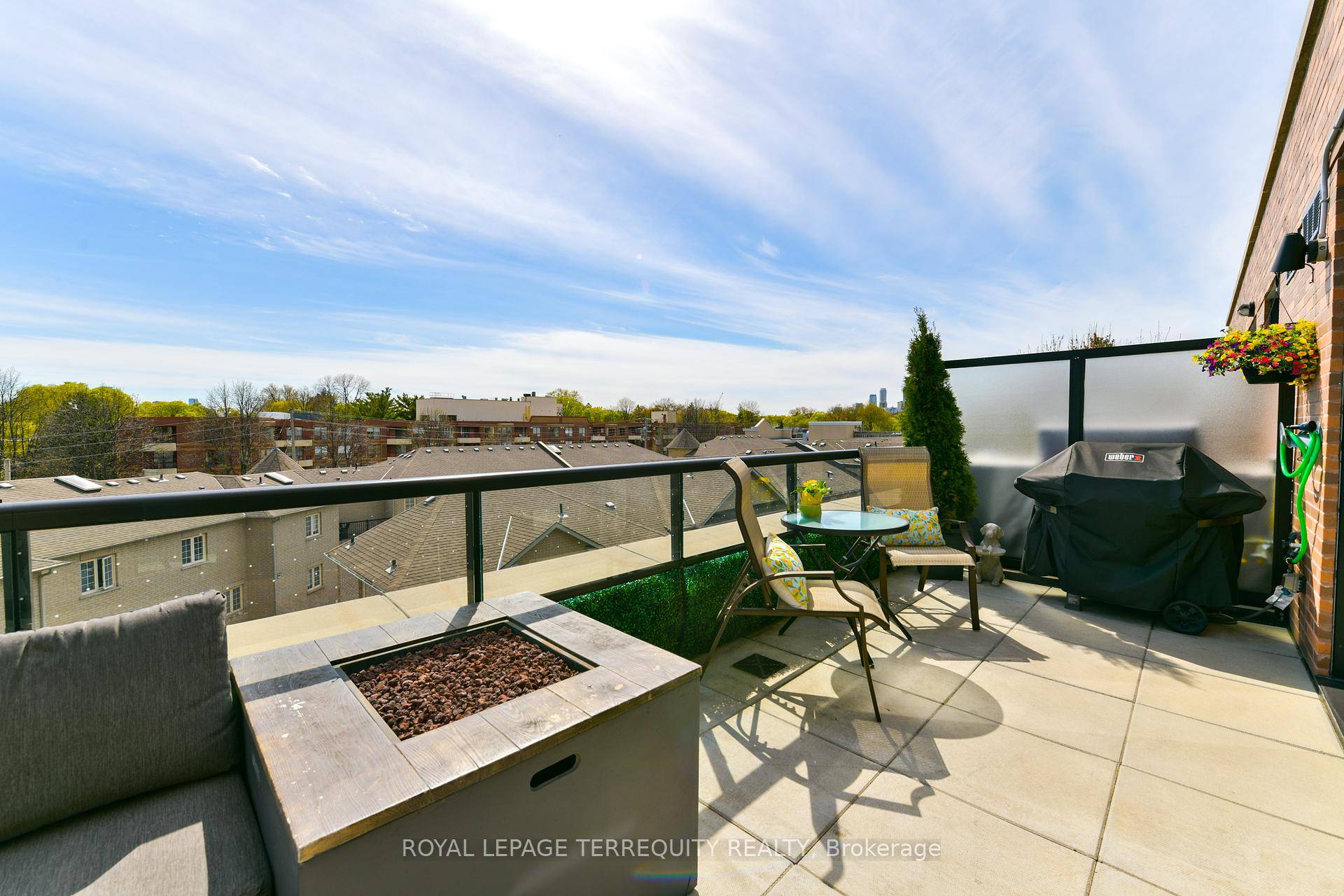 Spectacular Terrace. Fantastic 2 Bdrm Condo In Central Leaside, With A Large 171 Sq Ft Terrace With Expansive South amp ; West View.