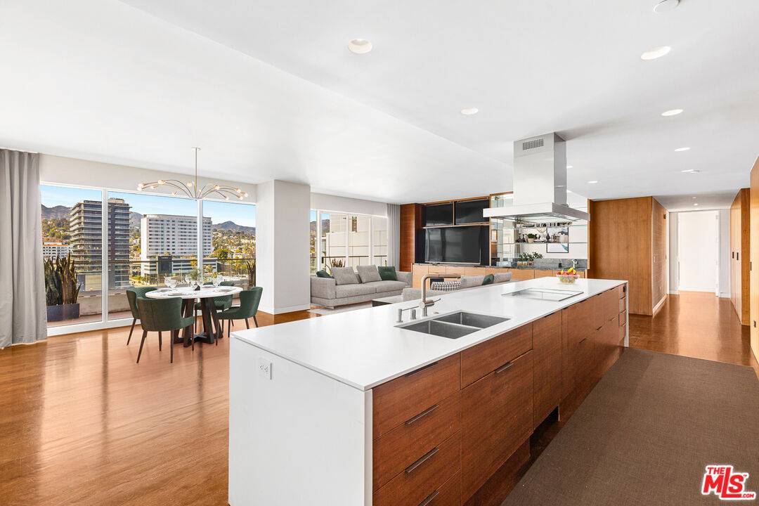 6250 Hollywood Blvd 3BR Hollywood Hills East La