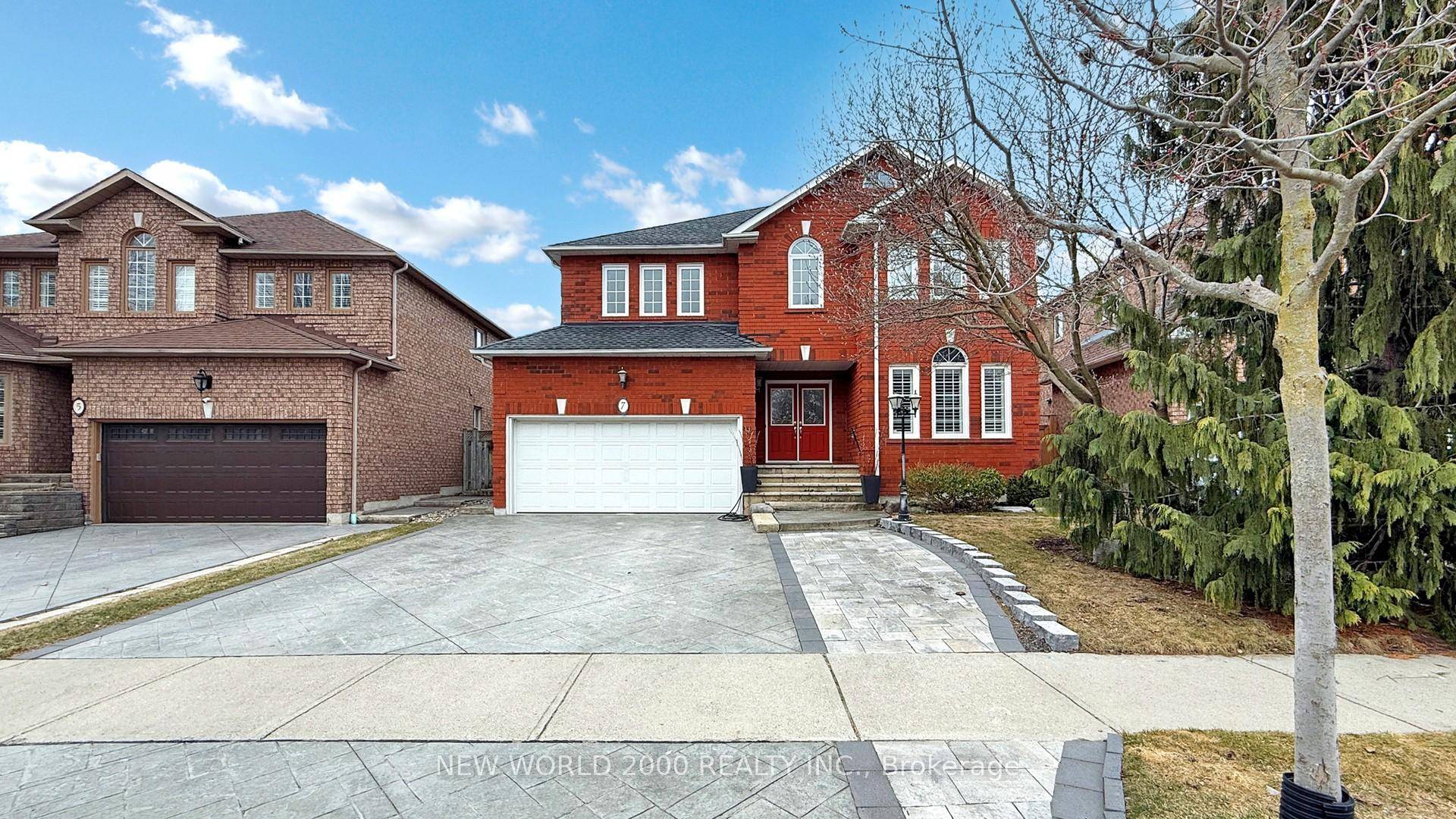 BEAUTIFUL LARGE TWO STORY FAMILY HOME IN THE HEART OF PRINGLE CREEK.