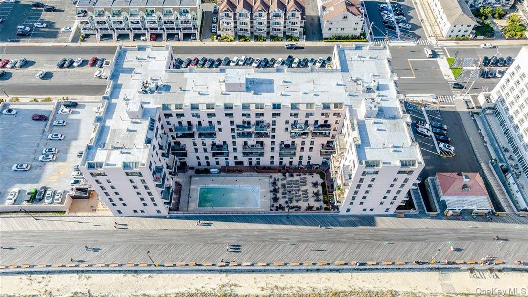 Luxury Direct Oceanfront 2 Bedroom, 2.