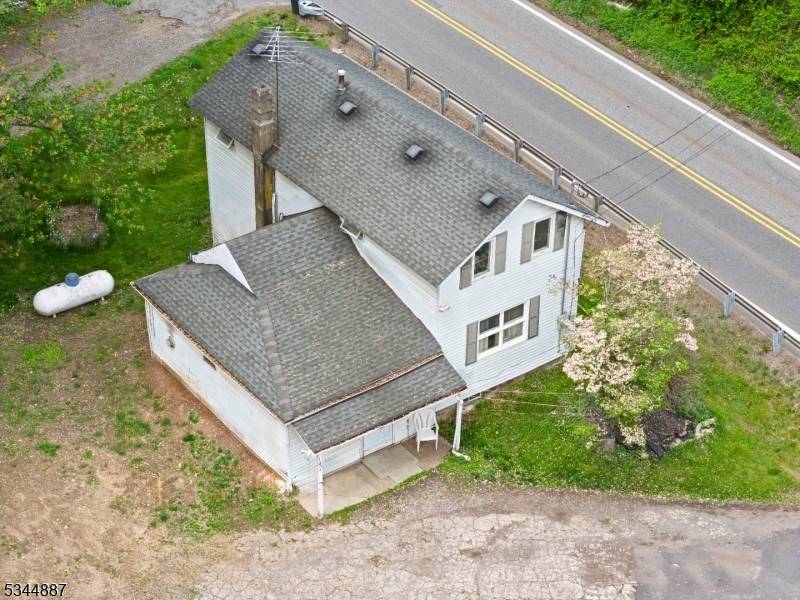 This single family house is situated on.