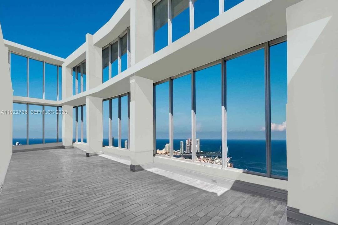 Perched high above the energy of Brickell, this exceptional Sky Mansion rises as one of Icon Brickell s most commanding penthouse residences.