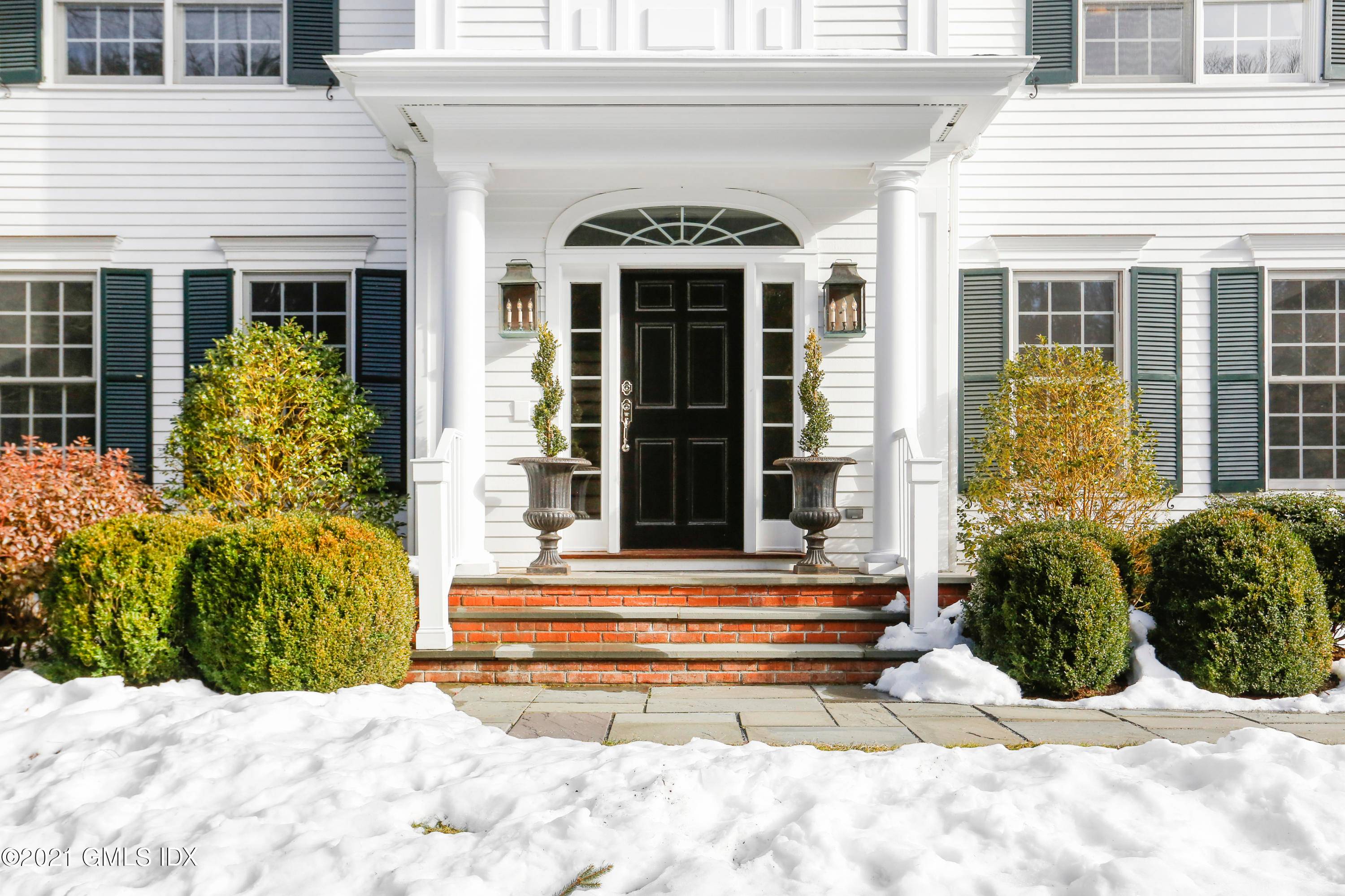 Beautiful newly renovated 5 bedroom, 5.