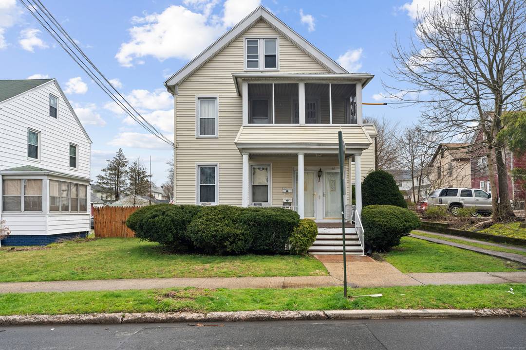 Fantastic opportunity to own this spacious 2, 700 sq ft two family home in the Amity section of New Haven !