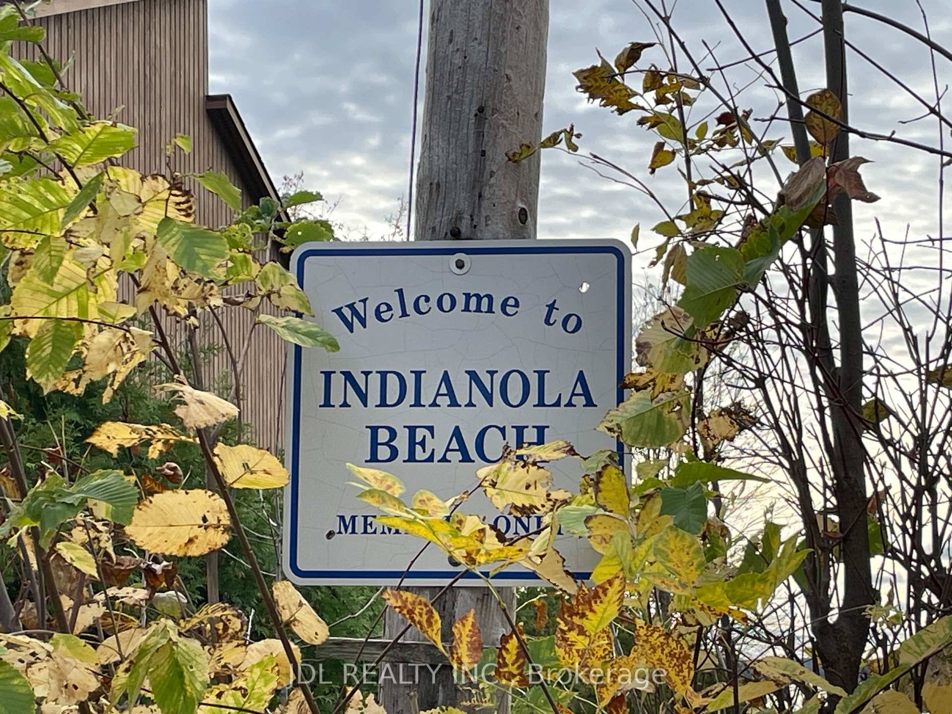 Newly Renovated 2 Bedroom Unit with Lake Access !