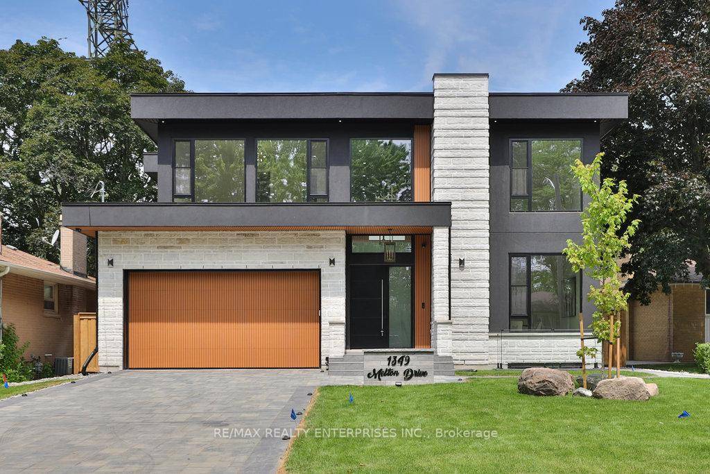 Experience Sophisticated Modern Living In This Newly Built Custom Residence In Lakeview.