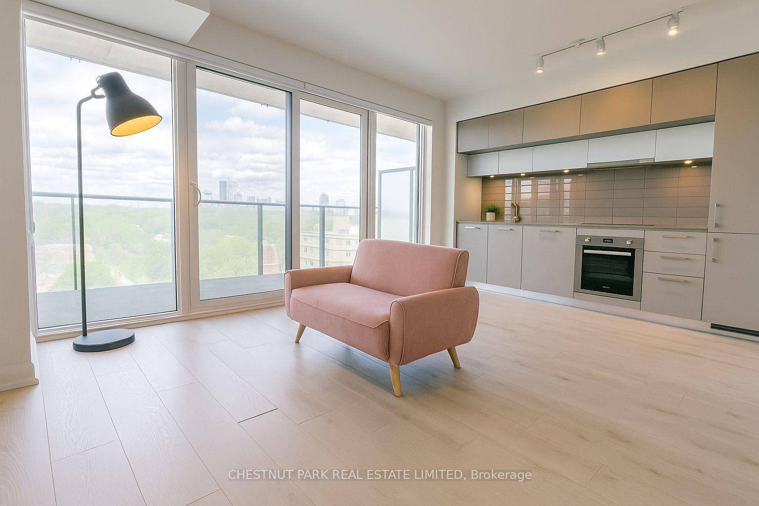 Spacious and filled with natural light, this 1 bedroom, 1 bath suite features luxury built in kitchen appliances, 9 ft ceilings, floor to ceiling windows, and a large wide balcony ...