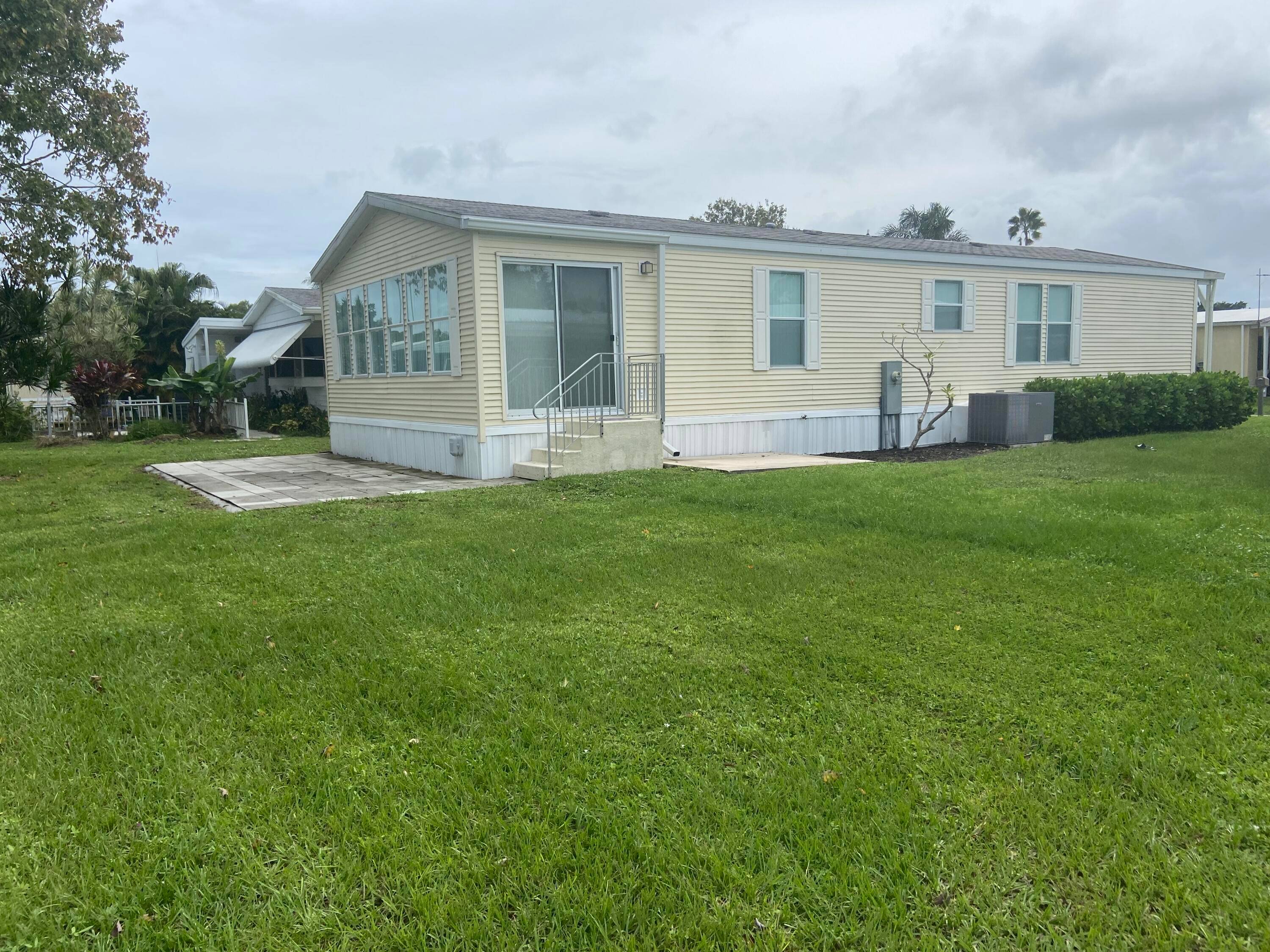 3 San Pablo Lane Lane Palm Beach
