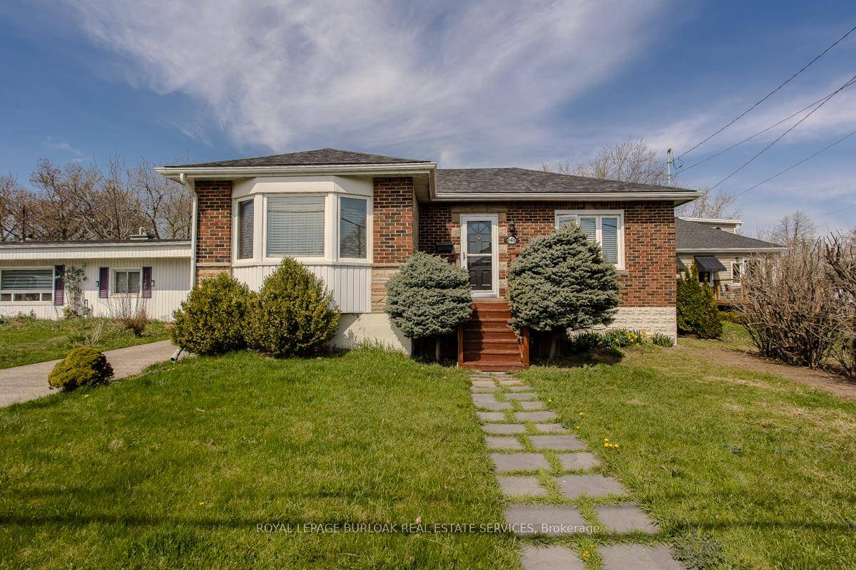 Welcome to this charming amp ; meticulously maintained bungalow in the heart of Hamilton Mountain !