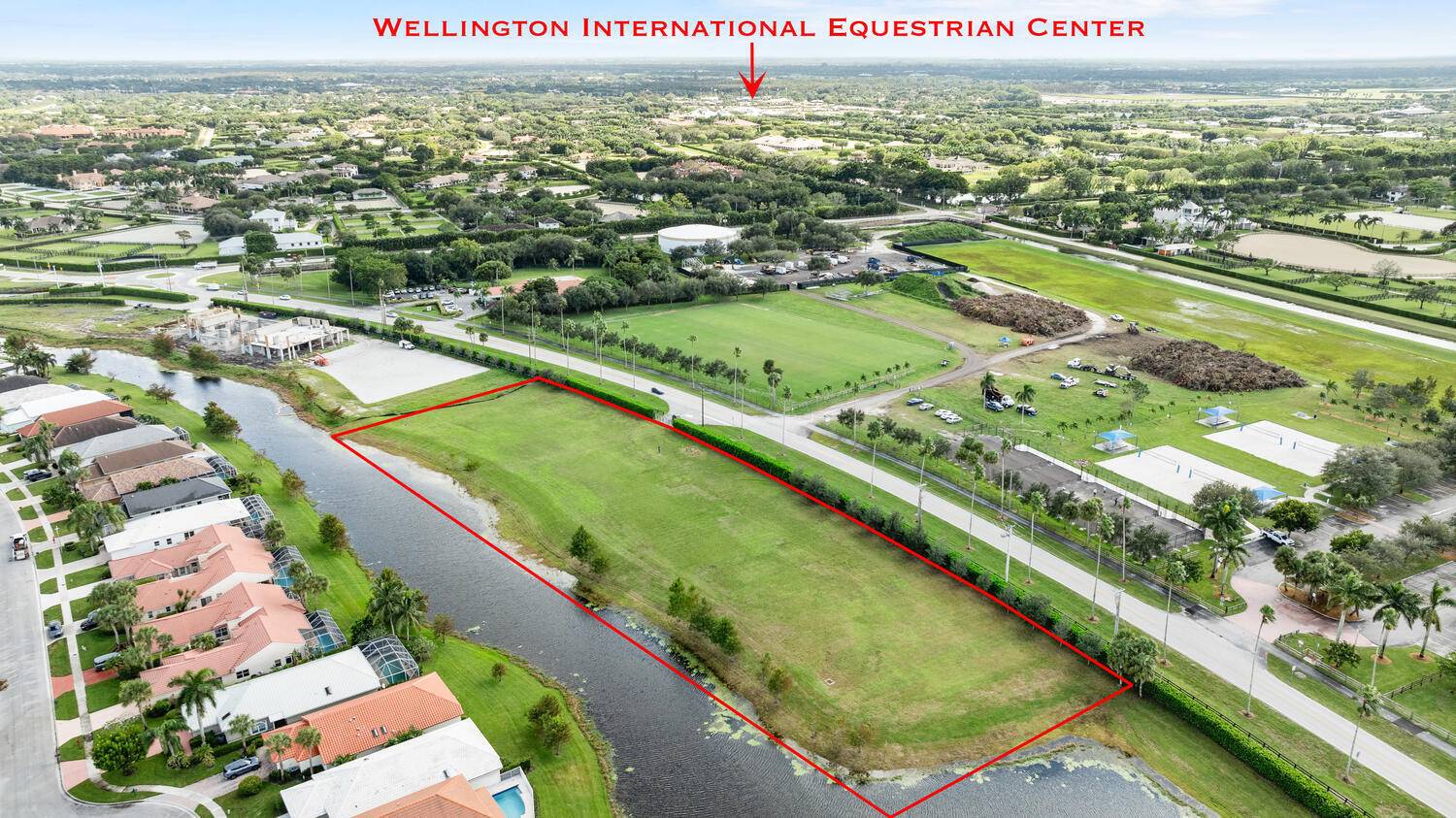 Prime location ! 5 acre lot, that is located a short hacking distance to WEF Wellington International showgrounds.