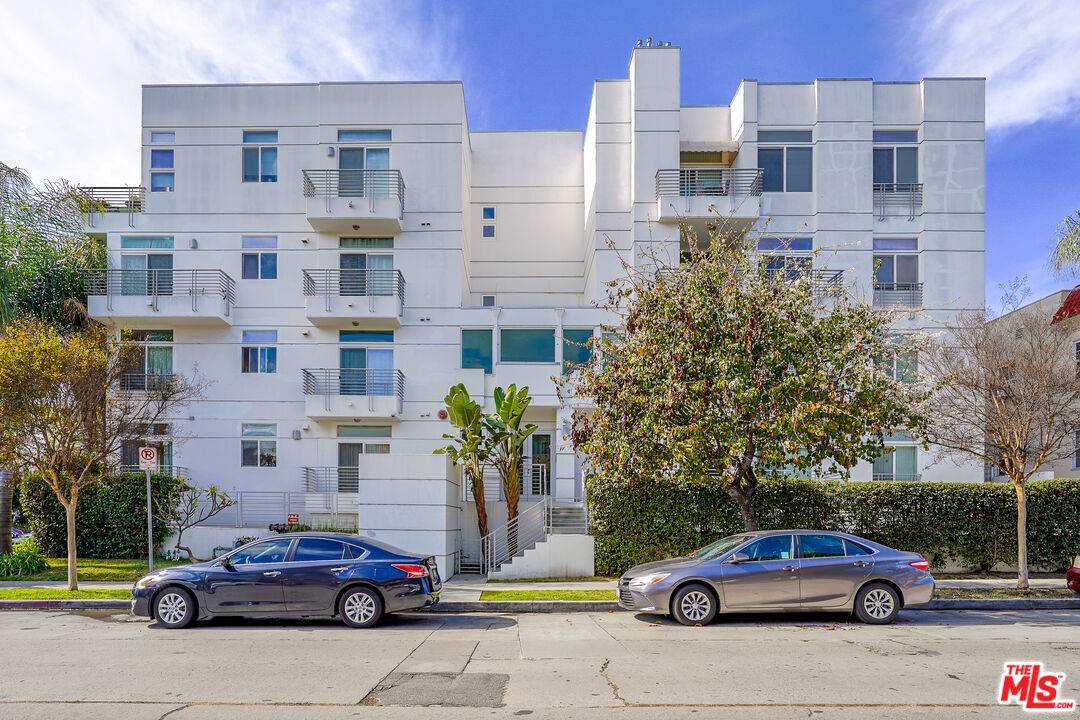 401 N Serrano Ave 3BR Mid Wilshire La