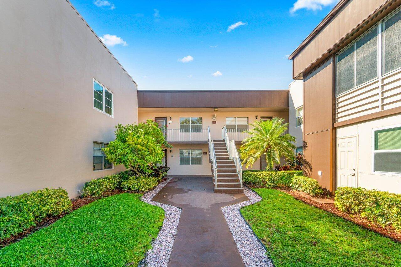 This beautifully updated 2 bedroom, 2 bathroom first floor condo in the sought after Kings Point active adult community is move in ready and offers everything you need for comfortable ...