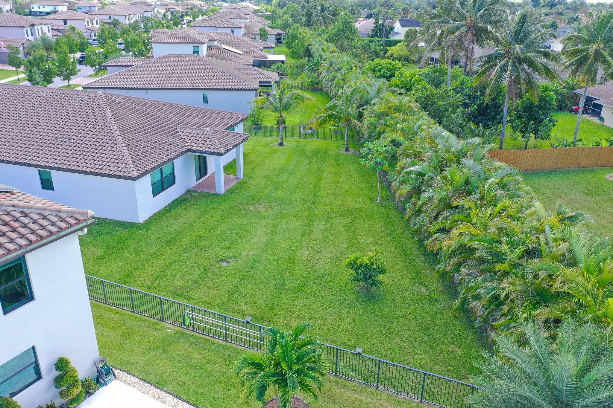 This RARE 1 3 acre homesite is nestled in the prestigious estate section of Bellasera, featuring a unique, single story great room design that is ideal for those who love ...