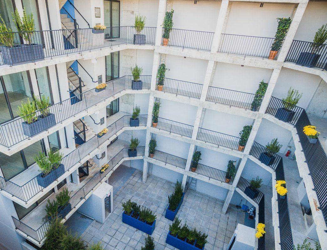Free parking for immediate move ins !