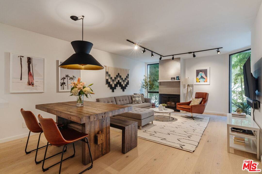 1230  N Sweetzer Ave 1BR Sunset Strip La