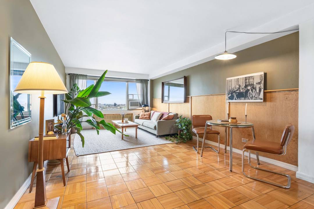Nestled in Hudson Heights, this inviting one bedroom apartment offers the perfect blend of space and value.