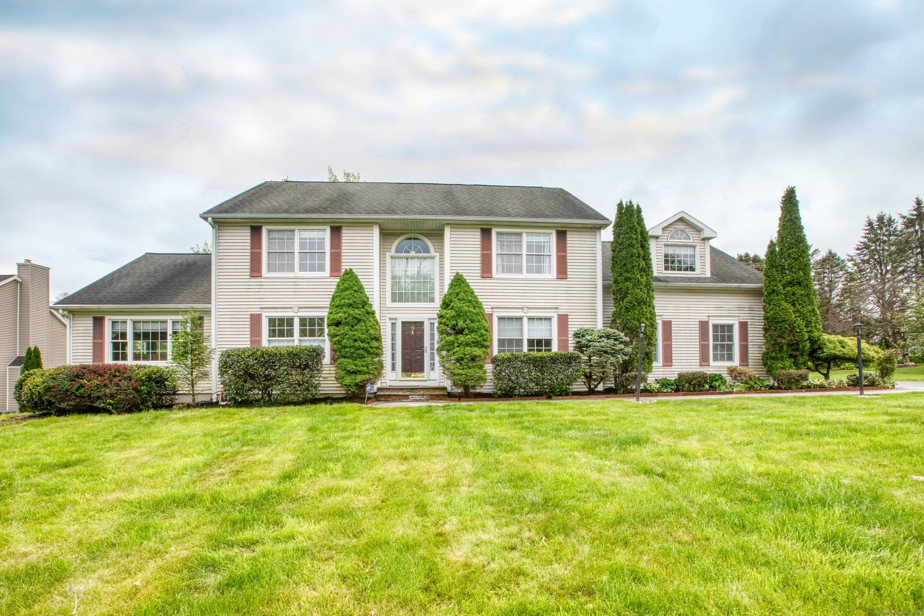 Beautiful Single Family Home for Rent in desirable Shelton location !